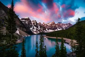 Banff Moraine Lake Sunrise & Lake Louise Guided Tour from Canmore